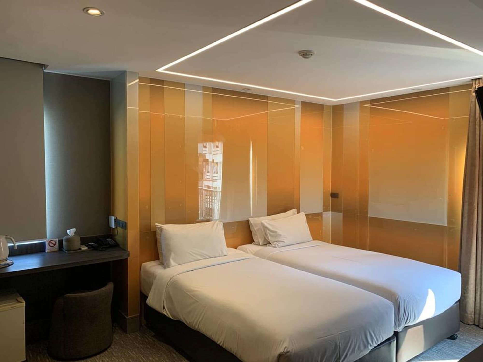 Tango Vibrant Living Hotel - Sha Extra Plus Bangkok Buitenkant foto